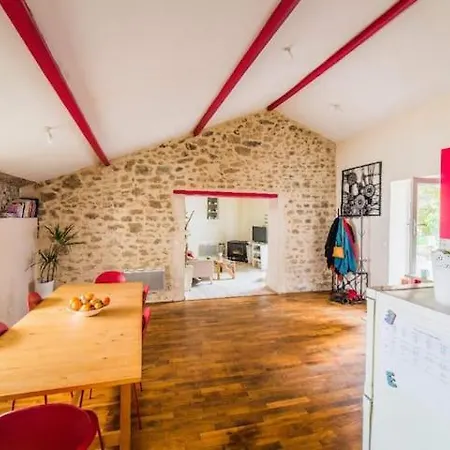 Appartement Rouge Avec Jardin Eymoutiers  Exterior foto
